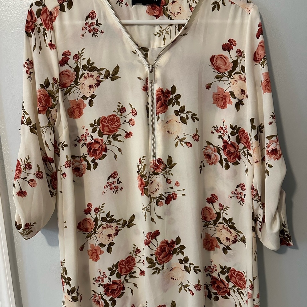 Lg NWT Streetwear Society Cream and Red Buttoned Tunic with Mandarin Collar Top